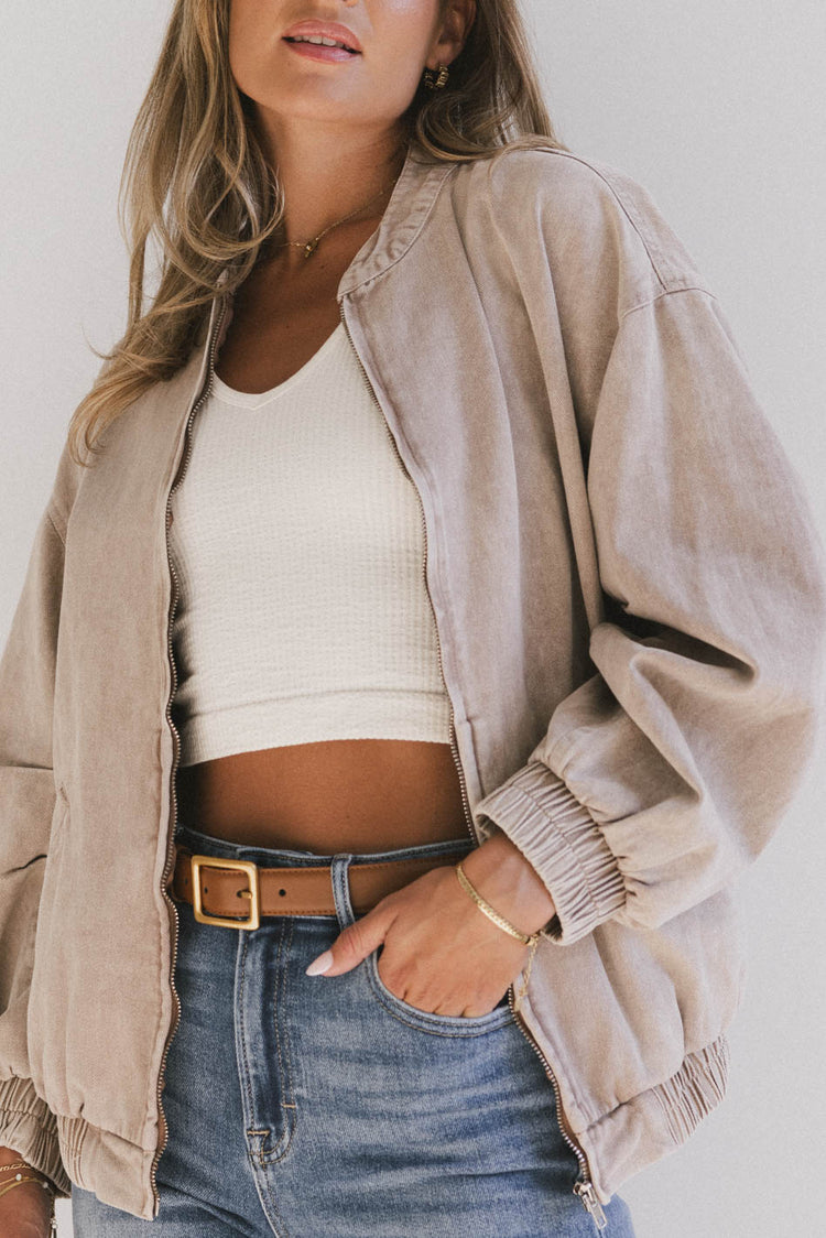 BOMBER JACKET IN TAN