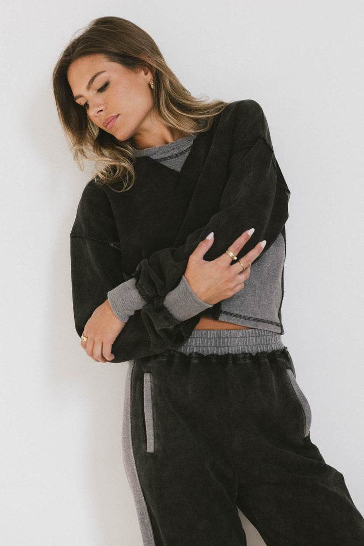 grey long sleeve contrast sweater