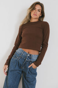 RIBBED BASIC LONG SLEEVE IN BROWN