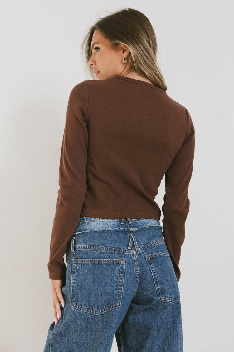 BROWN RIBBED CROP TOP