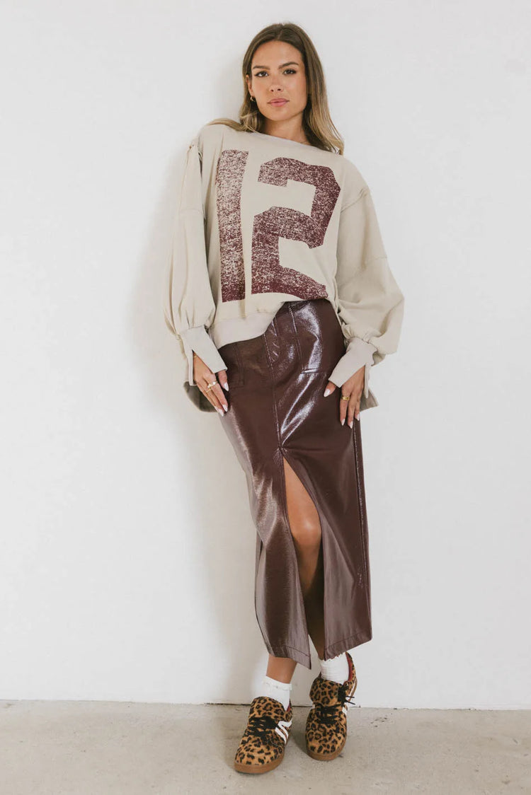 Oversized top in taupe 