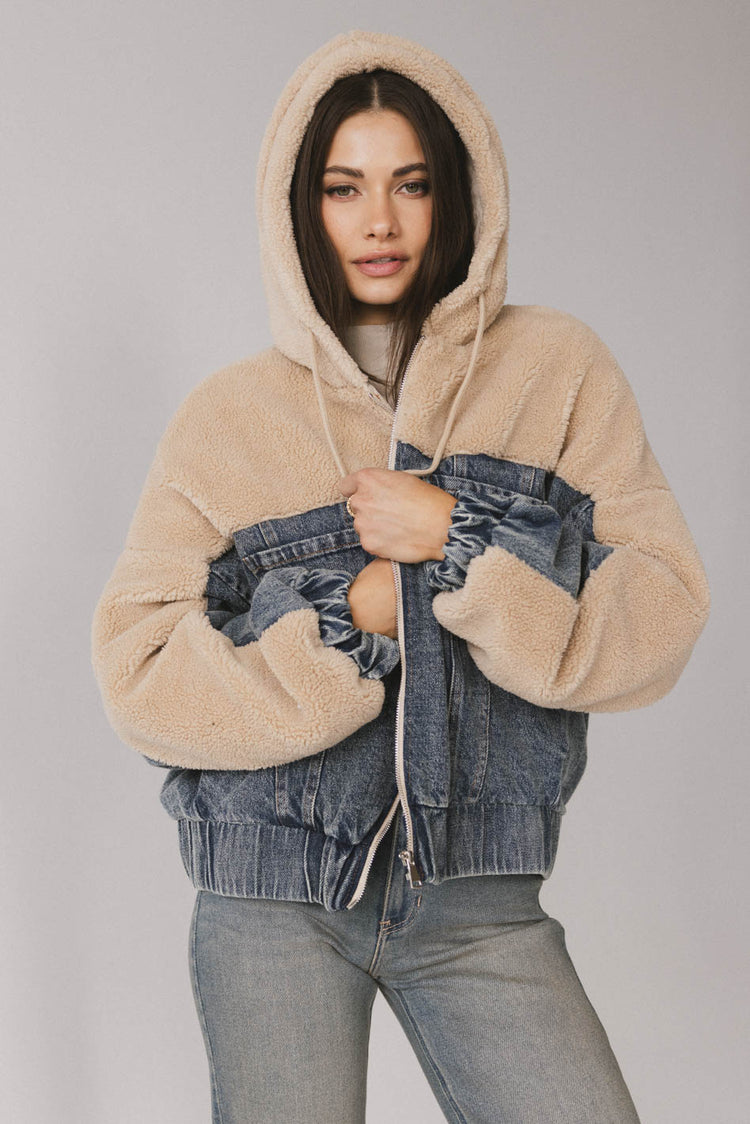 elastic hem sherpa jacket