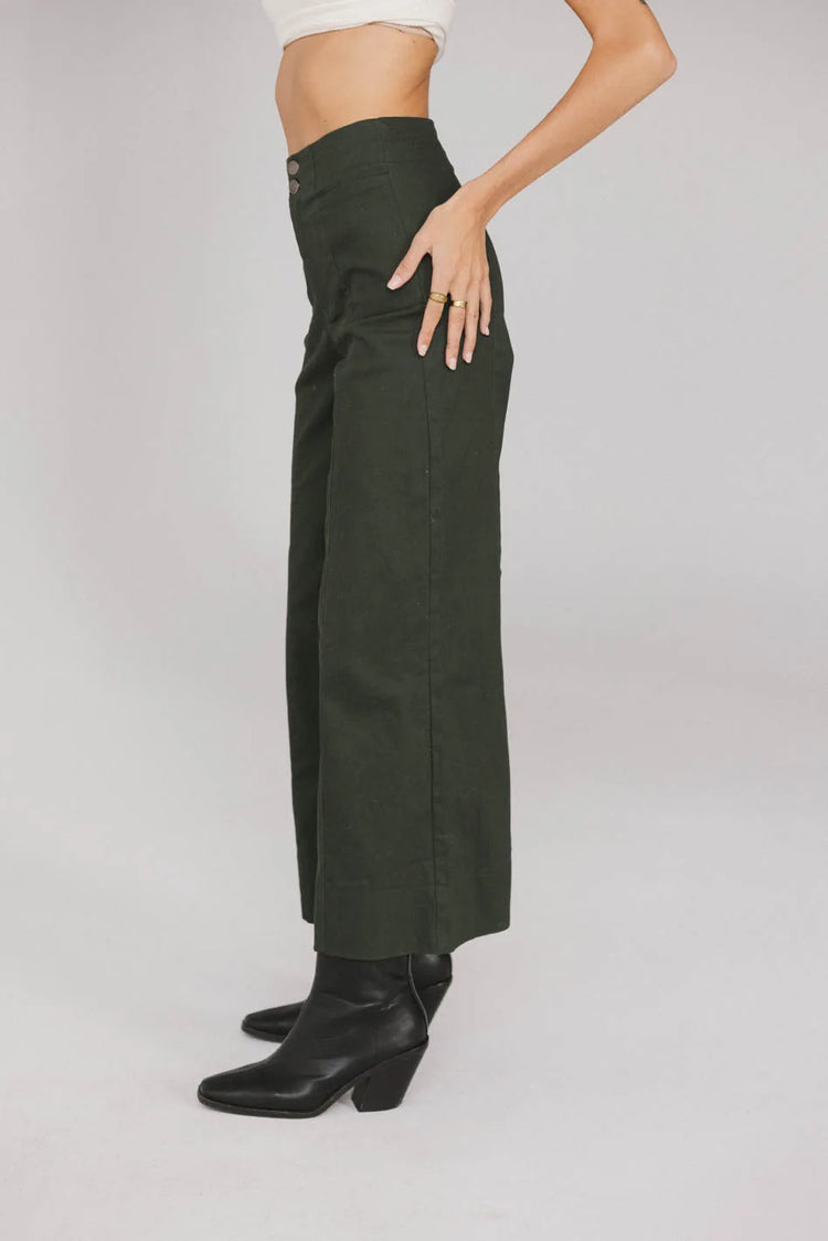 Plain color pants in olive 