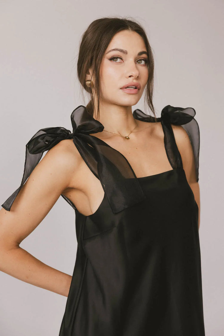 Shoulder bows dress in black 