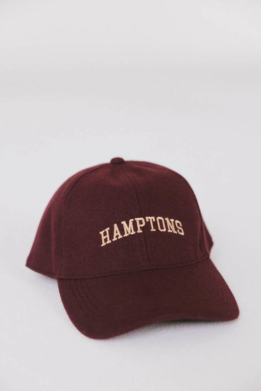 Embroidered detailed hat in burgundy 