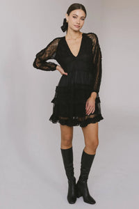 Lace dress in black 