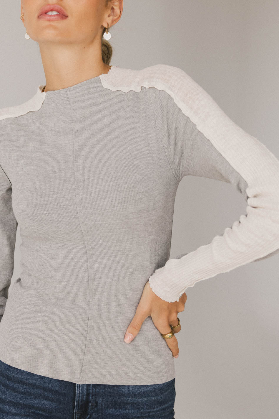 MOCK NECK LONG SLEEVE TOP