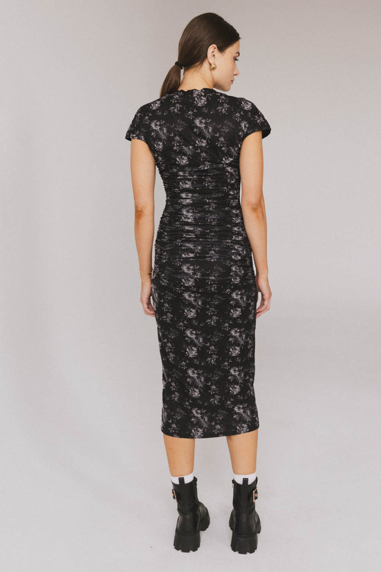 ruched midi dress in black with short sleeves