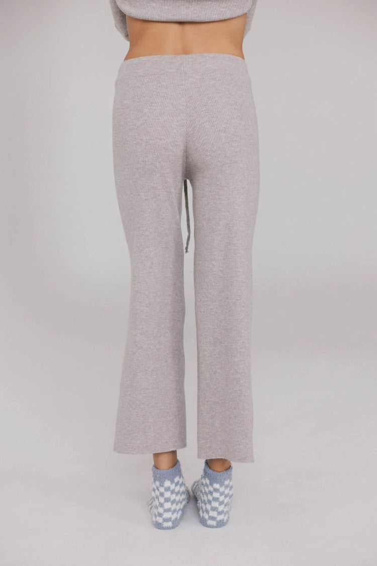 Plain color pants in grey