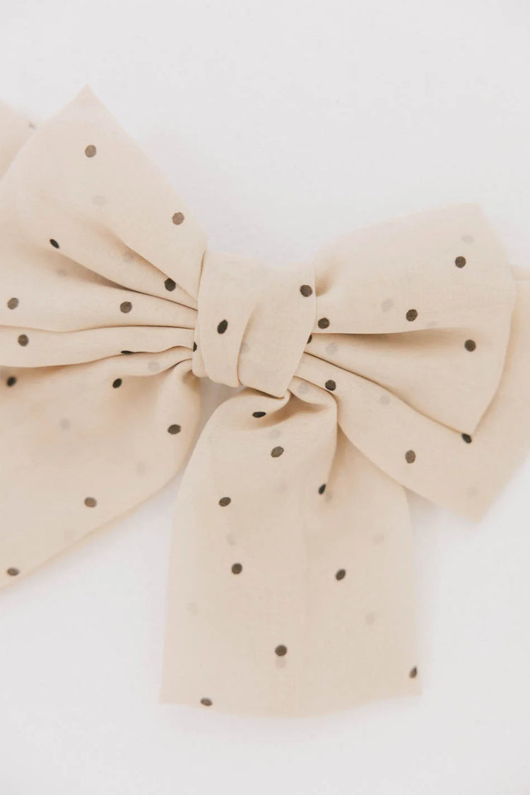 Bow in cream 