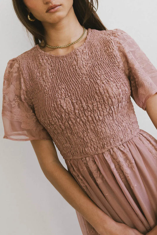 Round neck dress in dusty rose 