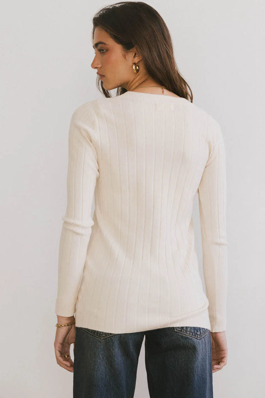 Plain color top in ivory 