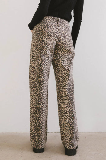 Straight leg denim in brown 