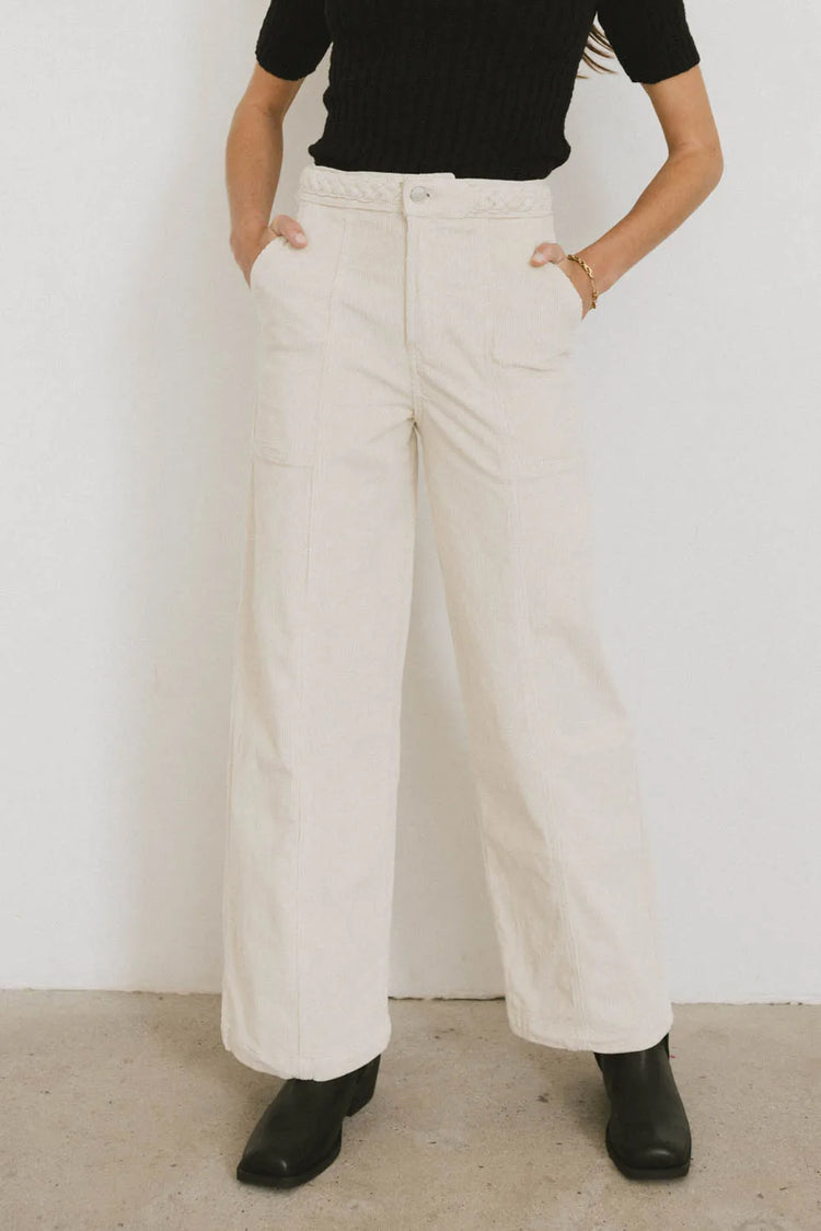 Two hand pockets corduroy pants in cream 