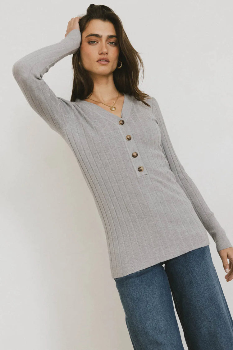 V-Neck top in grey 