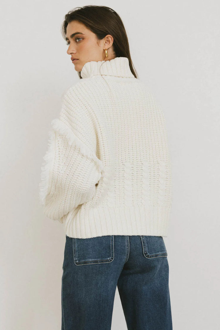 Plain color sweater in ivory 