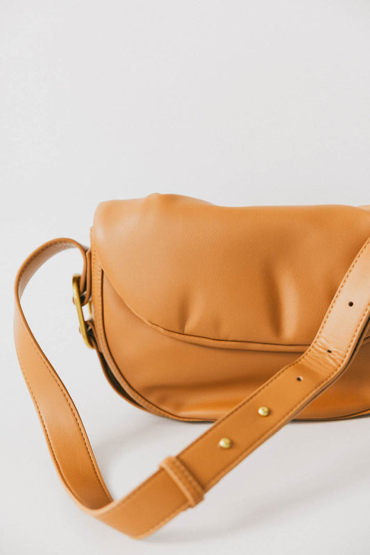 CROSSBODY PURSE IN TAN