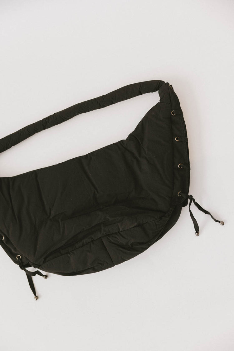 BLACK PUFFER BAG