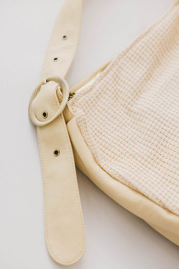 buckle detail tote in ivory