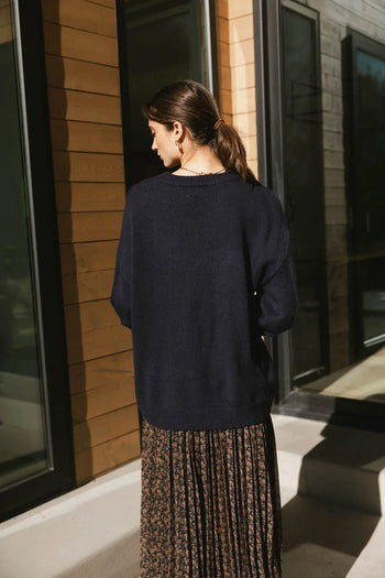 Plain color sweater in navy 