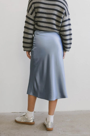 Plain color skirt in blue 