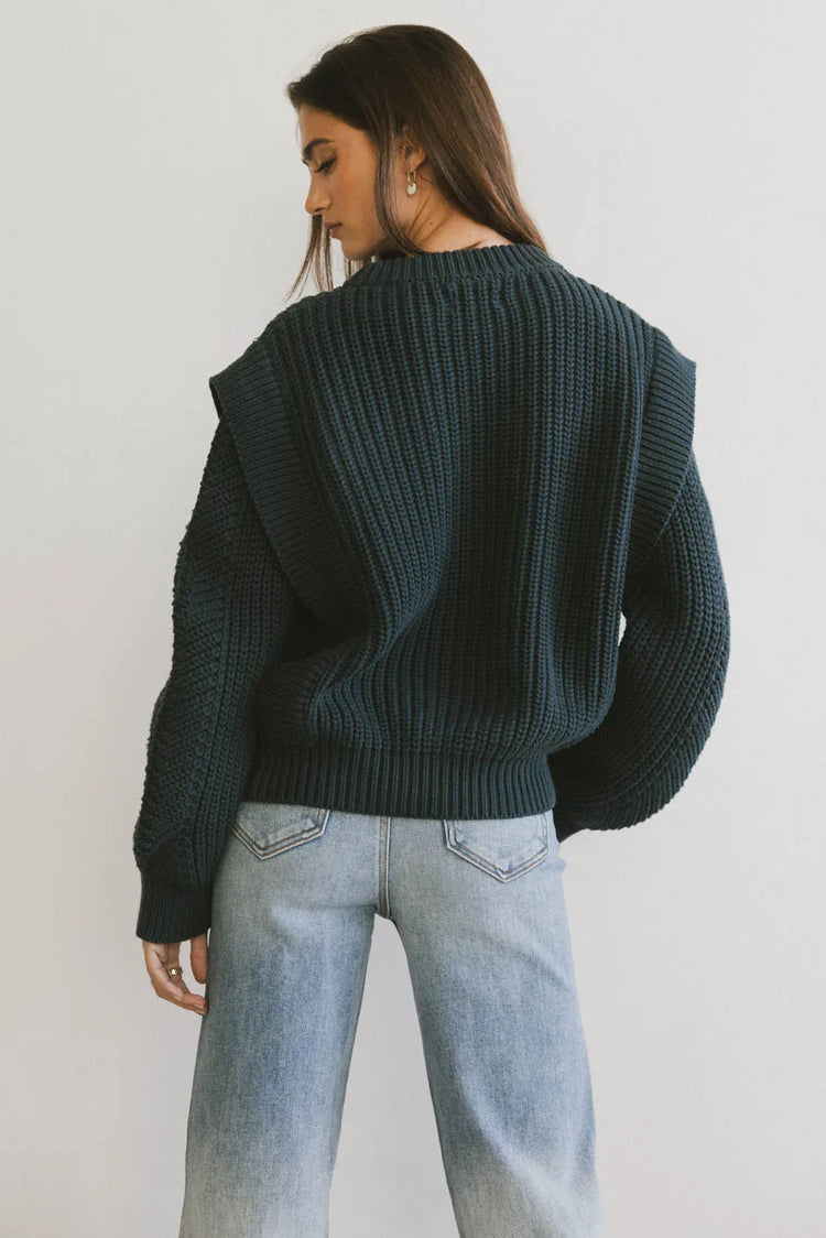 Plain color sweater in hunter green 