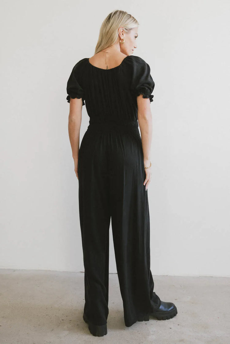 Plain color jumpsuit in black 