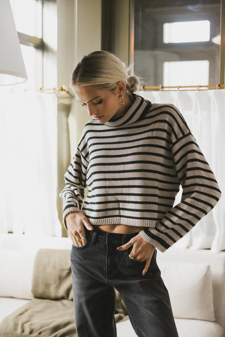 Striped sweater in black 