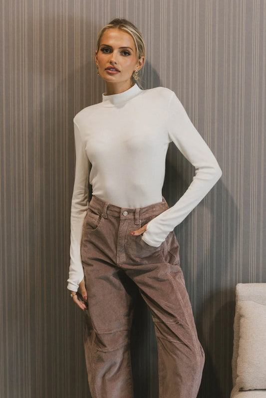 Long sleeves mock neck in cream 