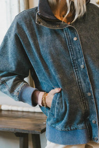 Two hand pockets denim jacket in dark wash 