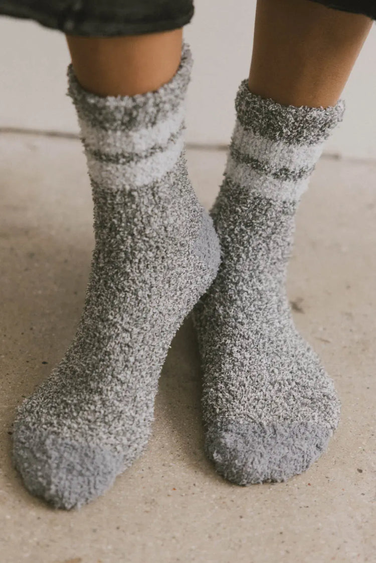 Striped socks in grey 