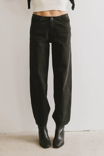 Low rise denim in black 