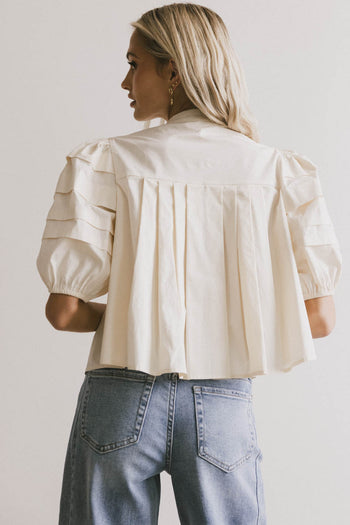 ivory short sleeve pleated detail blouse