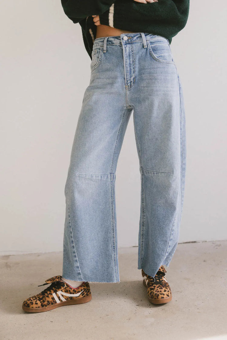 light wash barrel jeans
