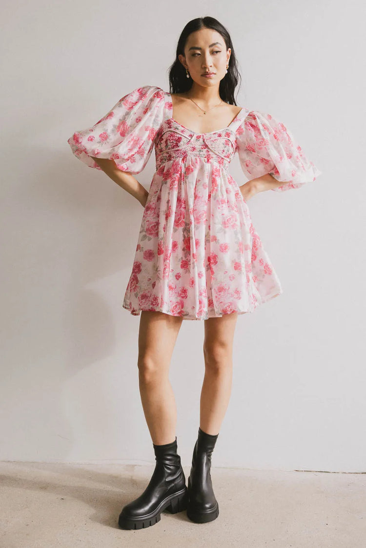 Puff sleeves dress in pink 