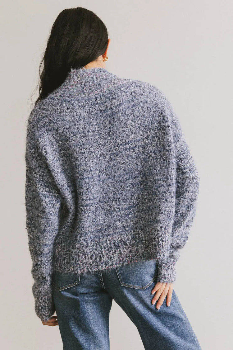 Plain color sweater in blue 