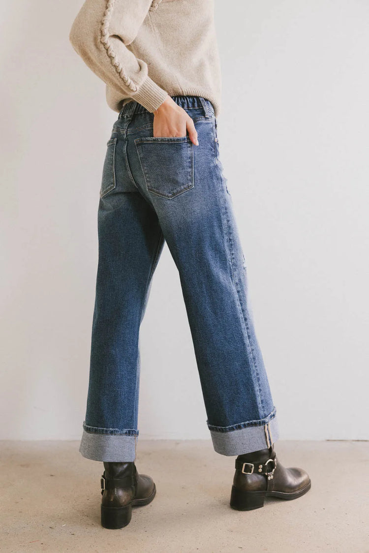 Two back hand pockets denim in medium wash 