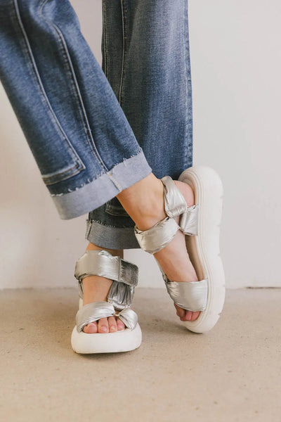 20250116_StudioWebCrop2-