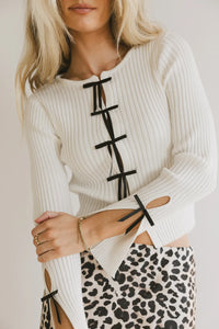 Ribbed bow top in white 