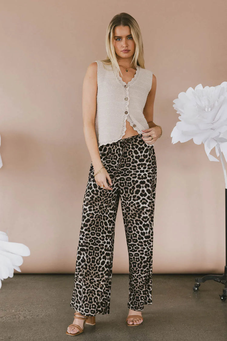 Straight legs knit pants in leopard print 