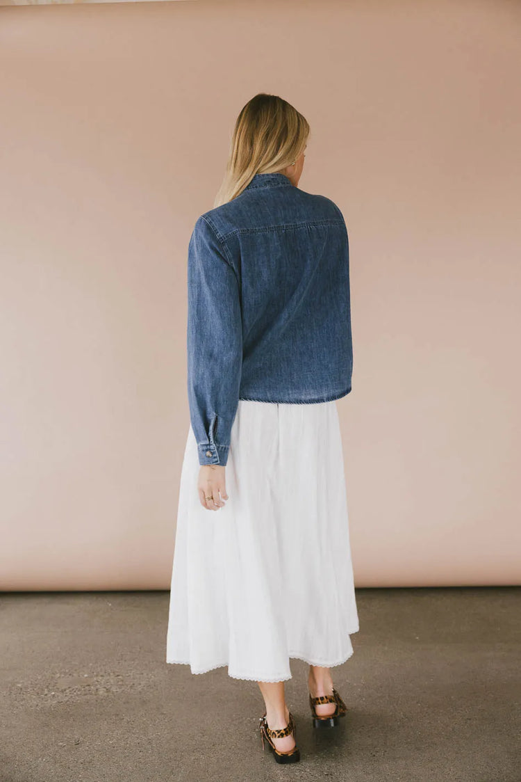 Plain color top denim in medium wash 