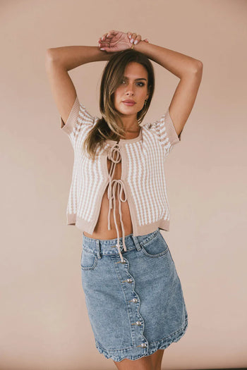 Front ties top in taupe 