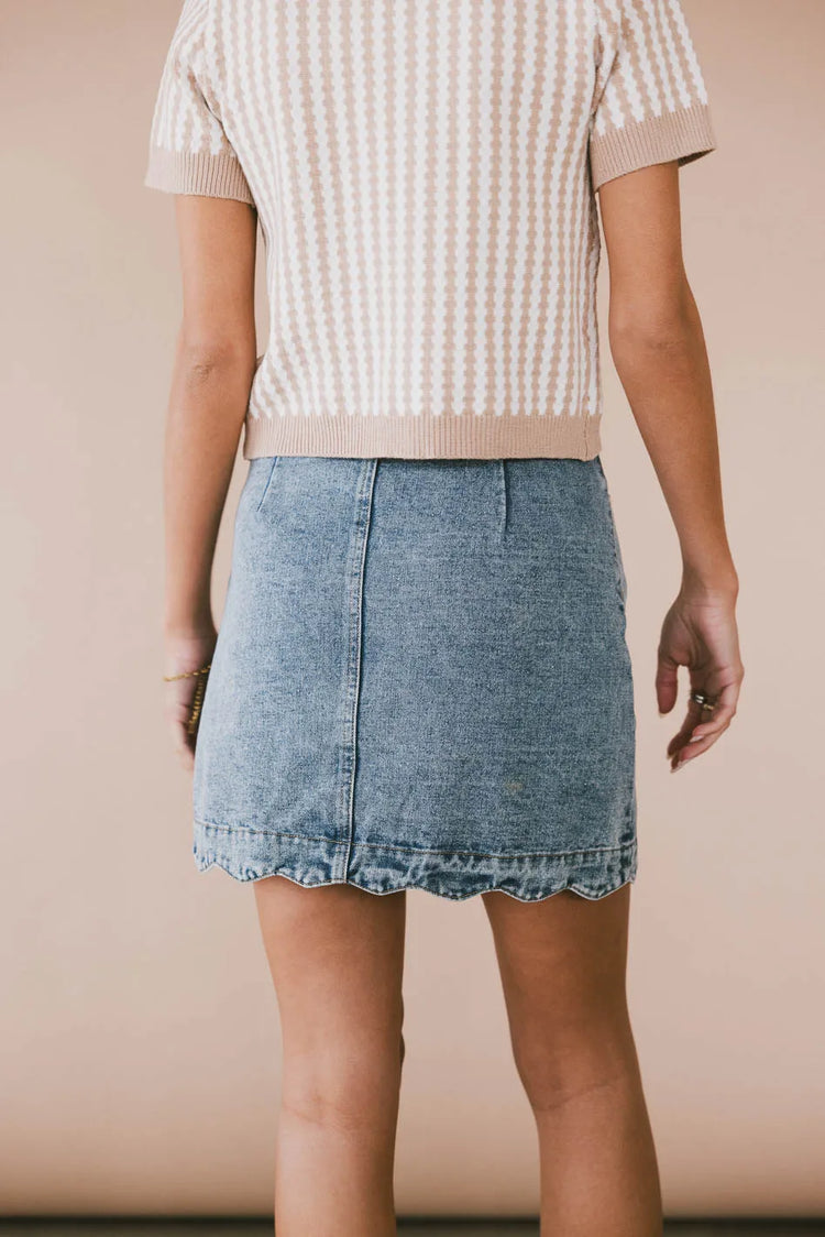 Plain color mini skirt in medium wash 