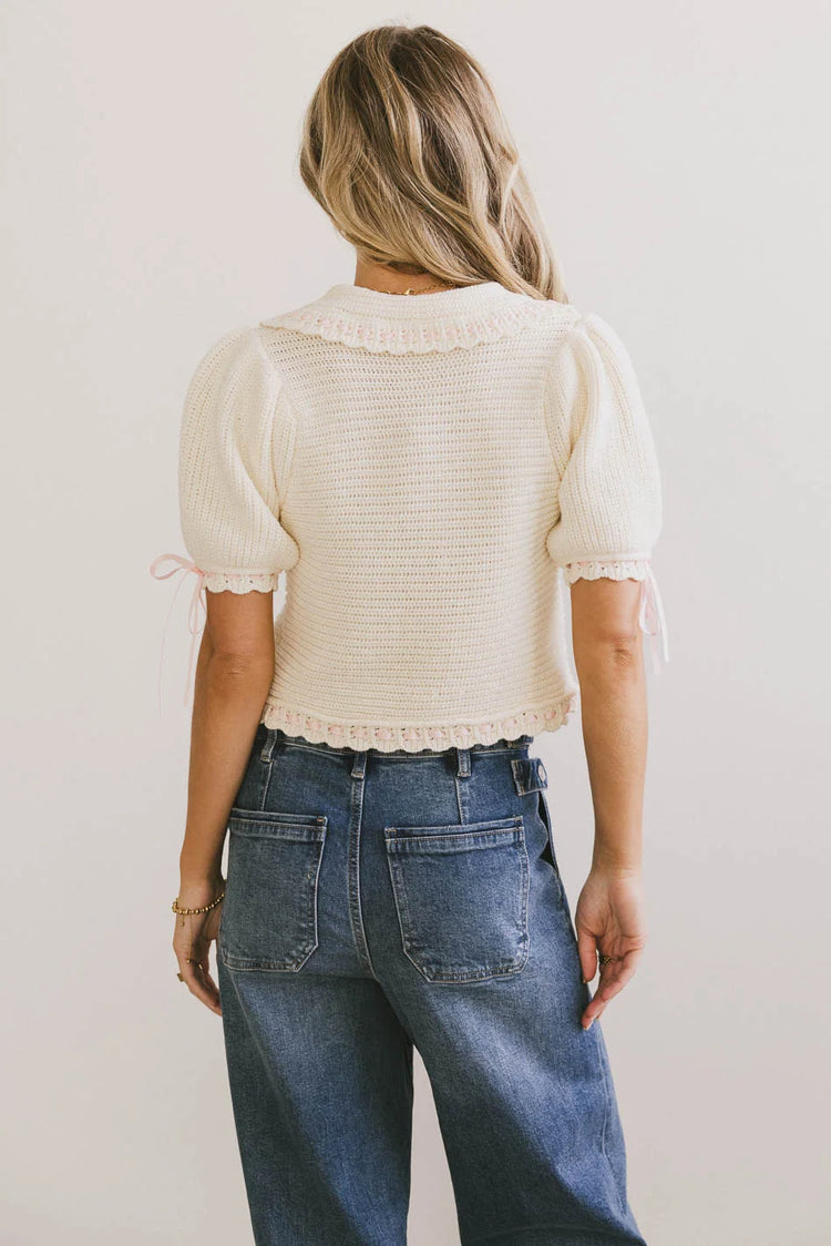 Plain color top in cream 