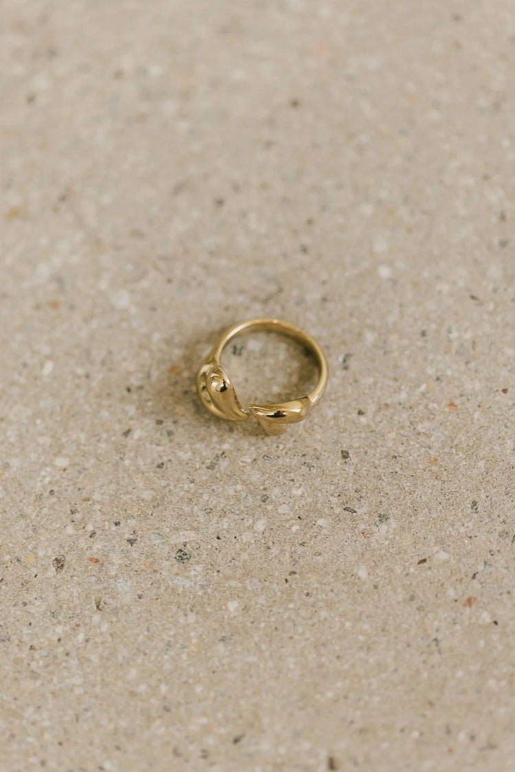 Gold ring 