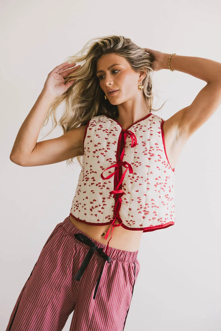 Front adjustable straps vest in red