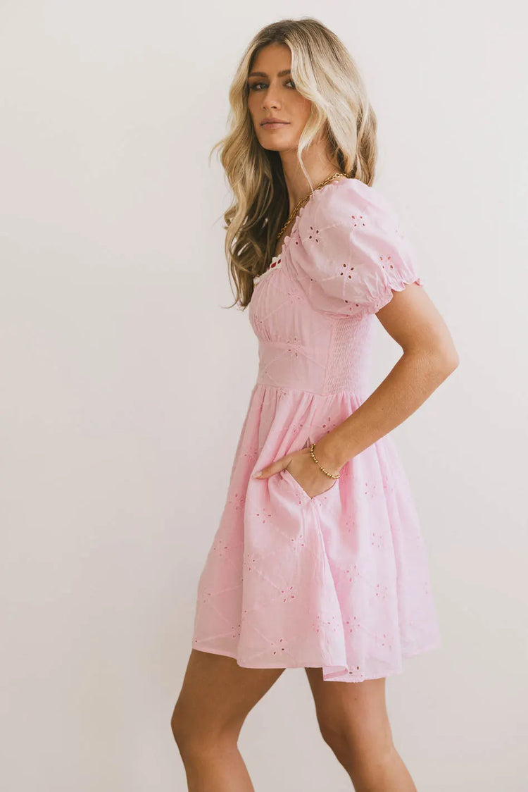 Two hand pockets mini dress in pink 