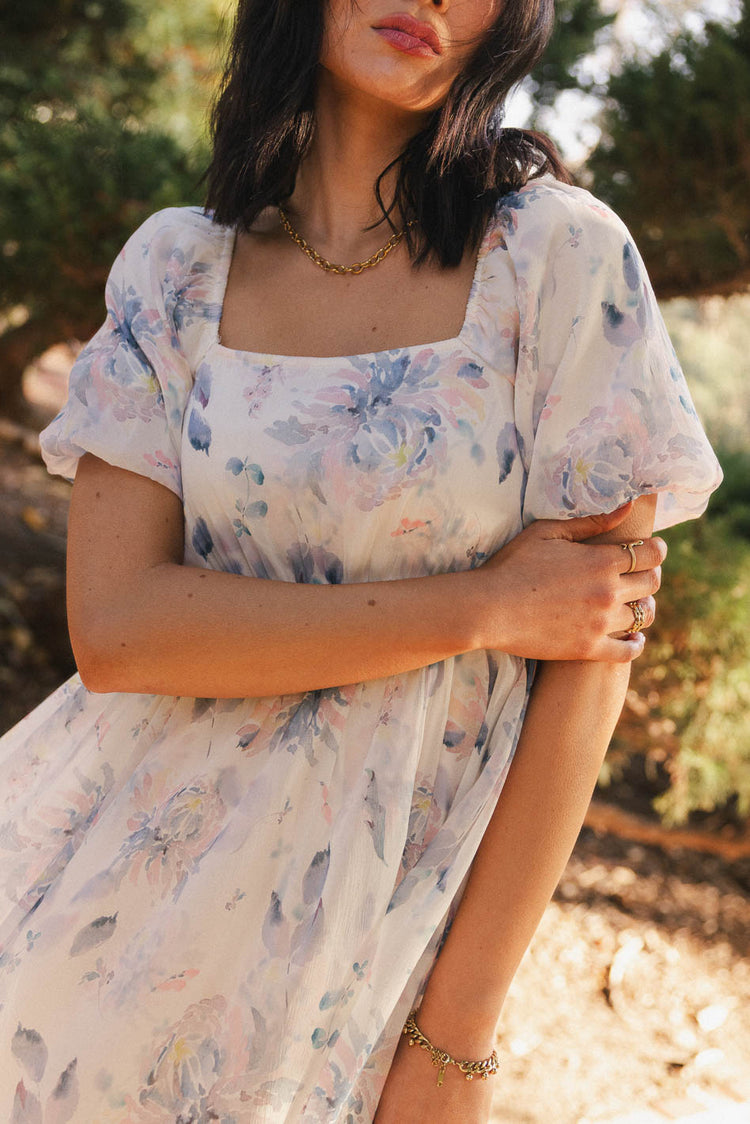 Short sleeves dress in floral 