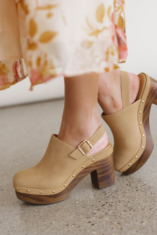 Heeled mule clog