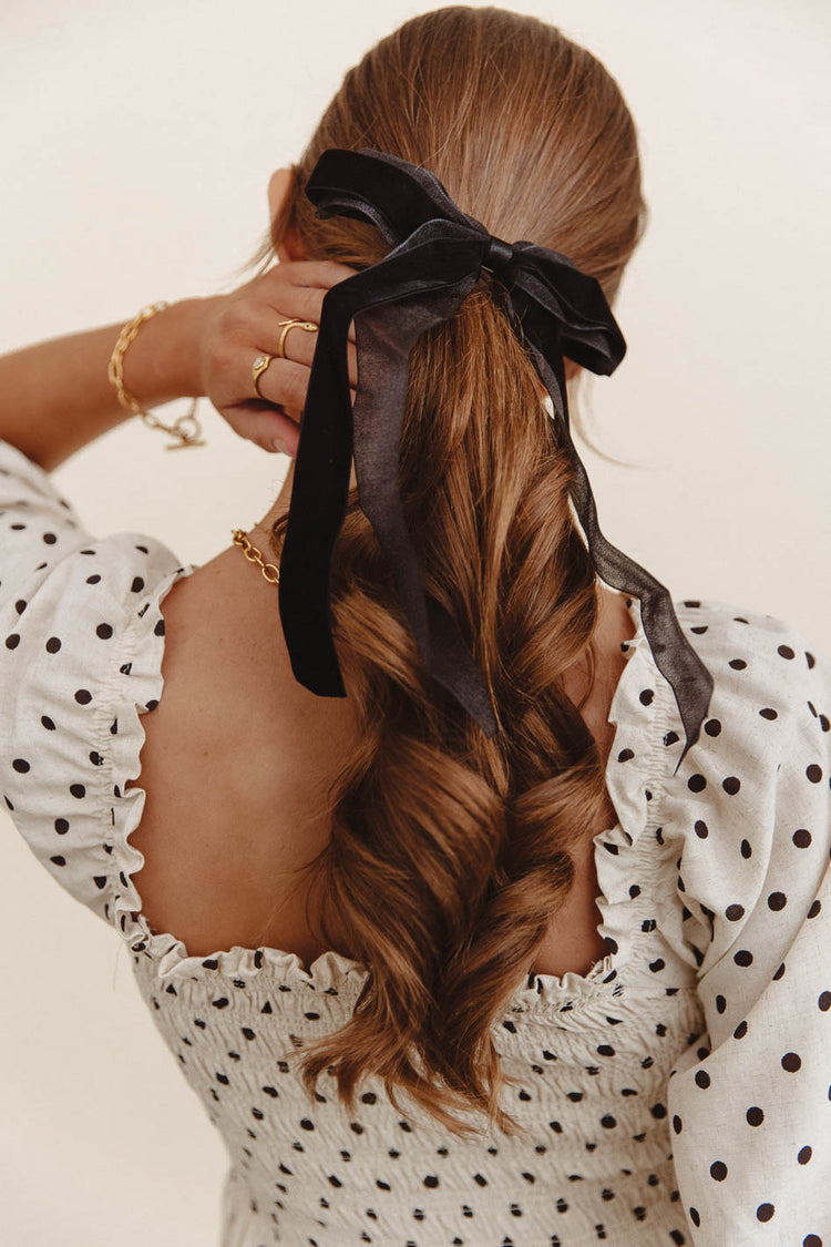 Hair clip bow in black 